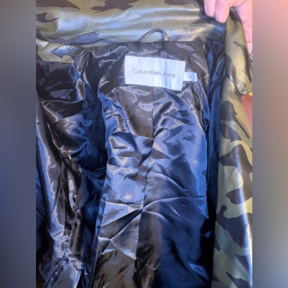 Calvin Klein Green Camouflage Faux Leather Motto Biker Jacket - Picture 6 of 8